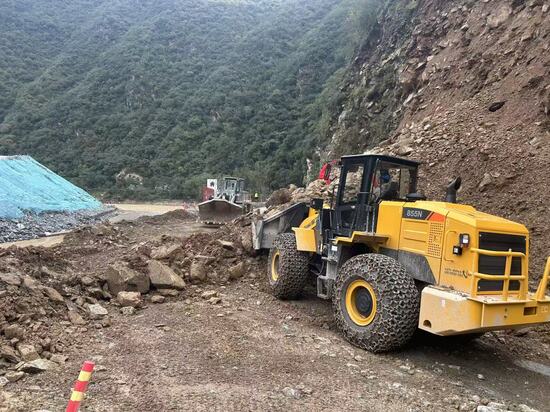 搶險(xiǎn)現(xiàn)場照片-攝影李連琴 (2).jpg