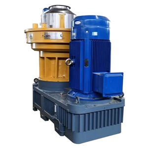 云南開遠(yuǎn)市紅河木屑顆粒機客戶現(xiàn)場